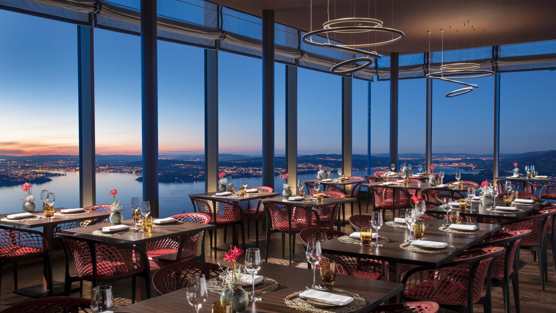 BH_Spices_Main Dining Room_Lake Lucerne_Sundown