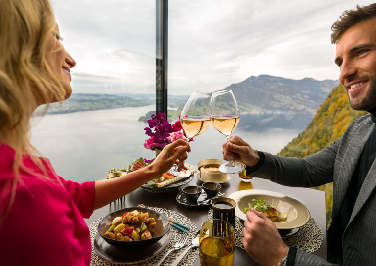 BH_Spices_Lake Lucerne_people_wine